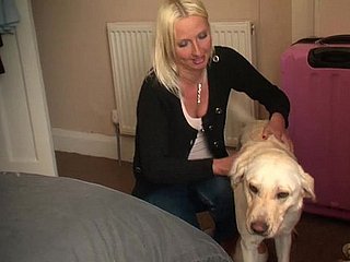 Hombre gordo culo folla a su esposa rubia delgada