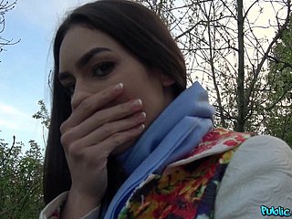 Außerhalb Sex und ein Blowjob ist erstaunlich, mit wilder Brünette Arwen Gold-