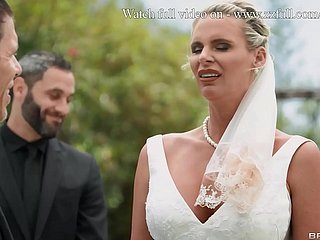 Bridezzilla: A fuckfest di bahagian perkahwinan 1 - Phoenix Marie, Pervade D'Angelo / Brazzers / Streamlet penuh dari