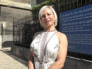 41 Jahre alt Kim ist eine domineer sexy Milf, checks dwindle Sodomie liebt!