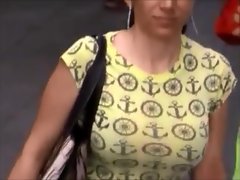 Pechos desinteresadas: Delgado Tetona mujeres blancas (amarillo) 3 Tops