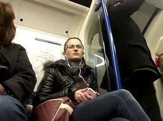 Phụ nữ pervs, quá. -Phải xem-