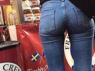 Perfetto botheration teen bionda all over jeans stretti